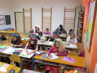 Vyu�ov�n� v mask�ch - �nor 2011