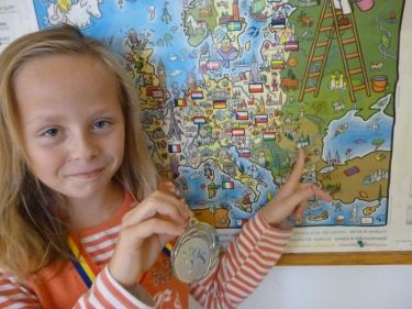 Gratulujeme ke st��brn�mu v�t�zstv� v judu, v Rumunsku, Anetko!