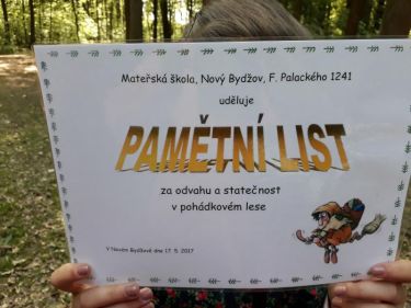 Slunka v pohdkovm lese